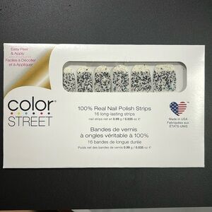 Color Street- Nail polish strips 💅🏻